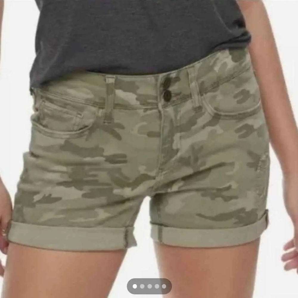 NWT SO Junior Green Cargo Shorts with Camo Pattern ~5